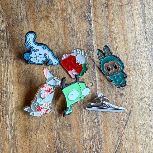 set of 6 enamel pins - Picture 2 of 5